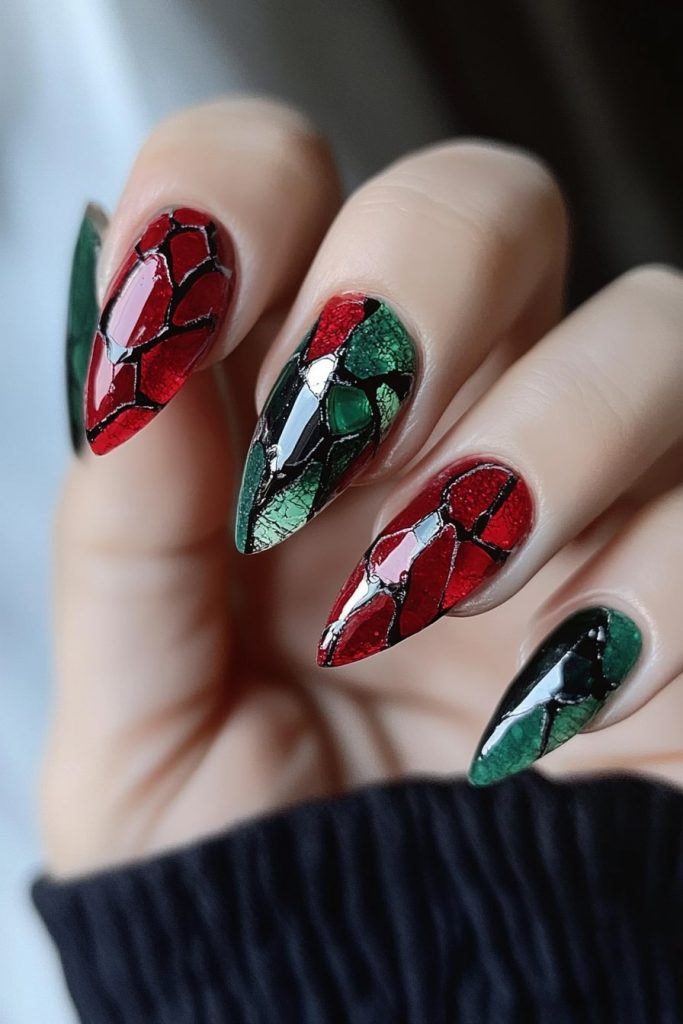 32 Red and green mosaic nails