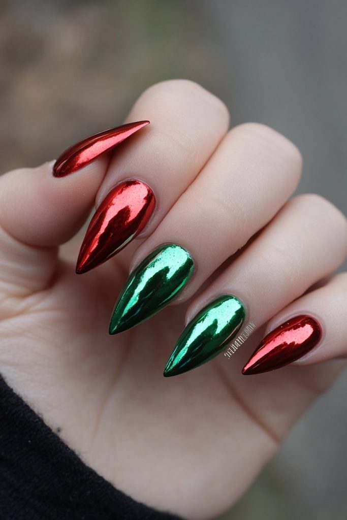 33 Red and green metallic accent nails