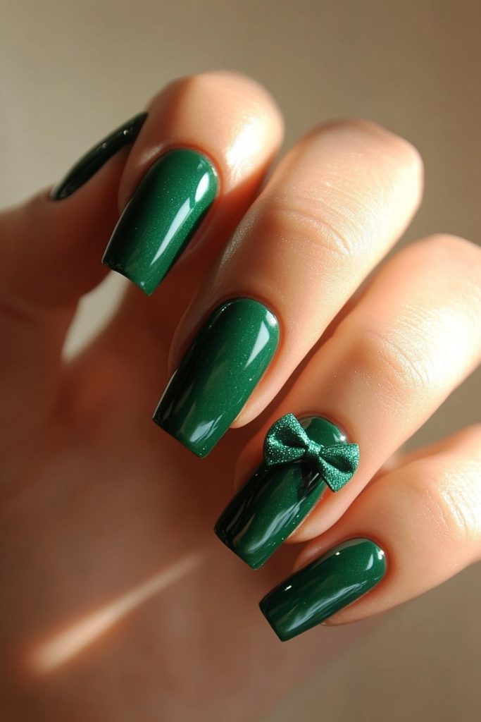 35 Green Bow Nails with Single bow on ring finger